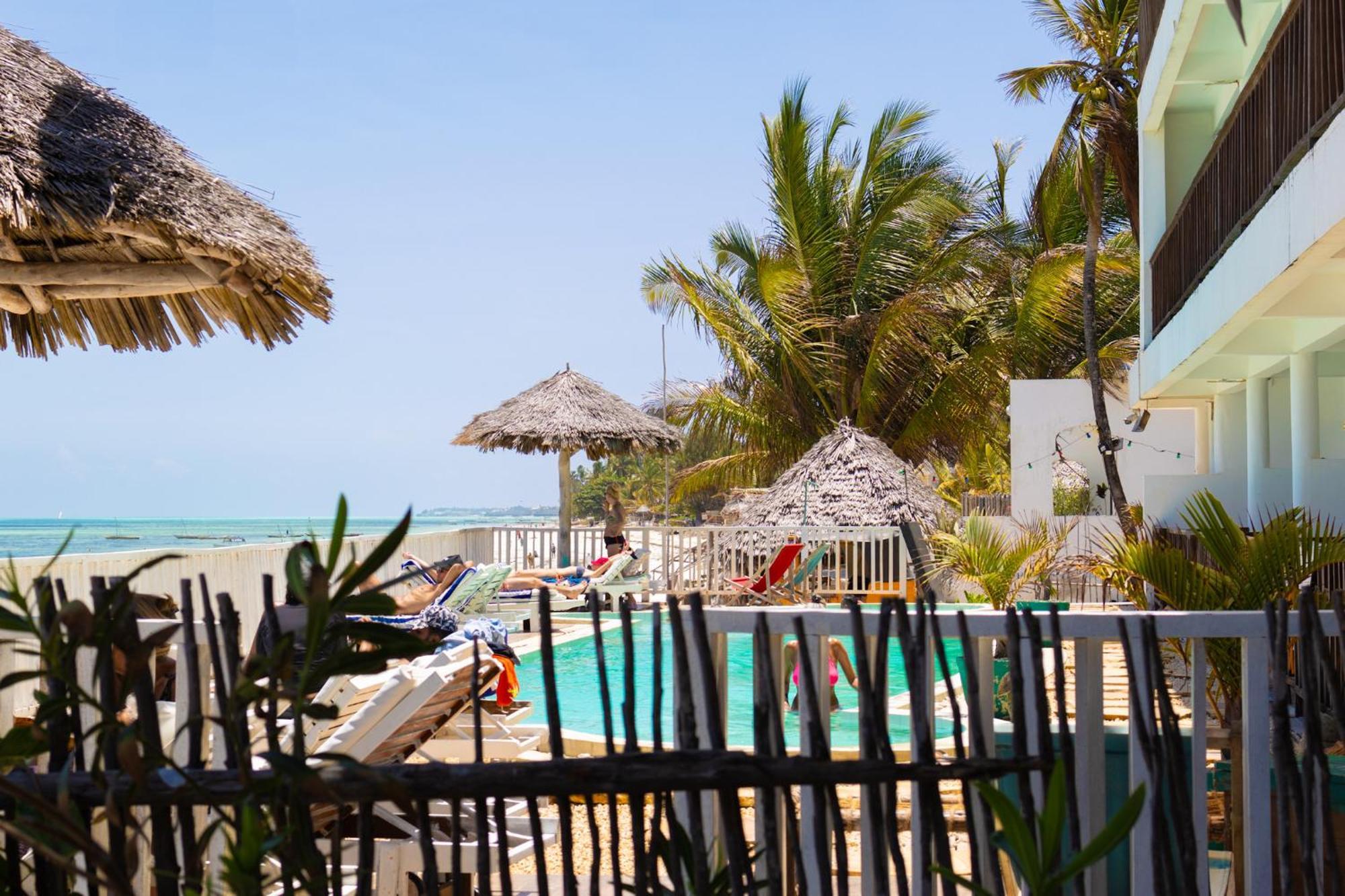 Pili Pili Tropical Beach จัมเบียนี ภายนอก รูปภาพ